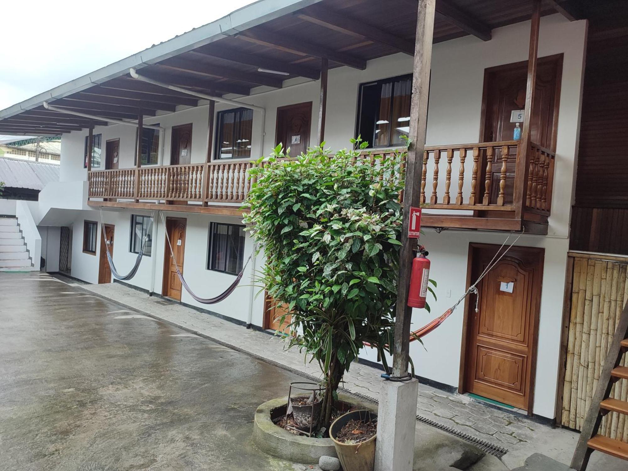 Hostal El Colibri Puyo Exterior photo
