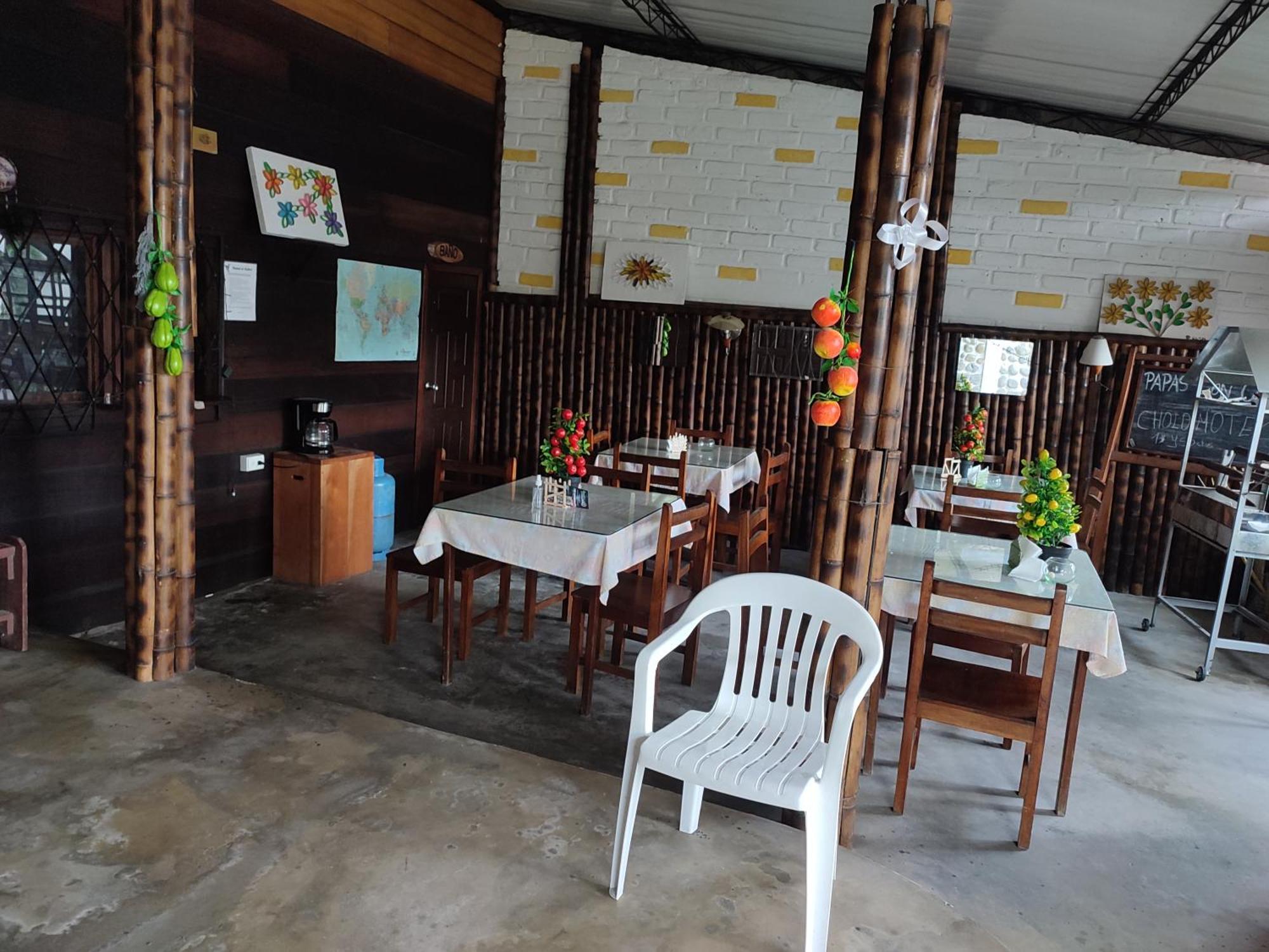 Hostal El Colibri Puyo Exterior photo