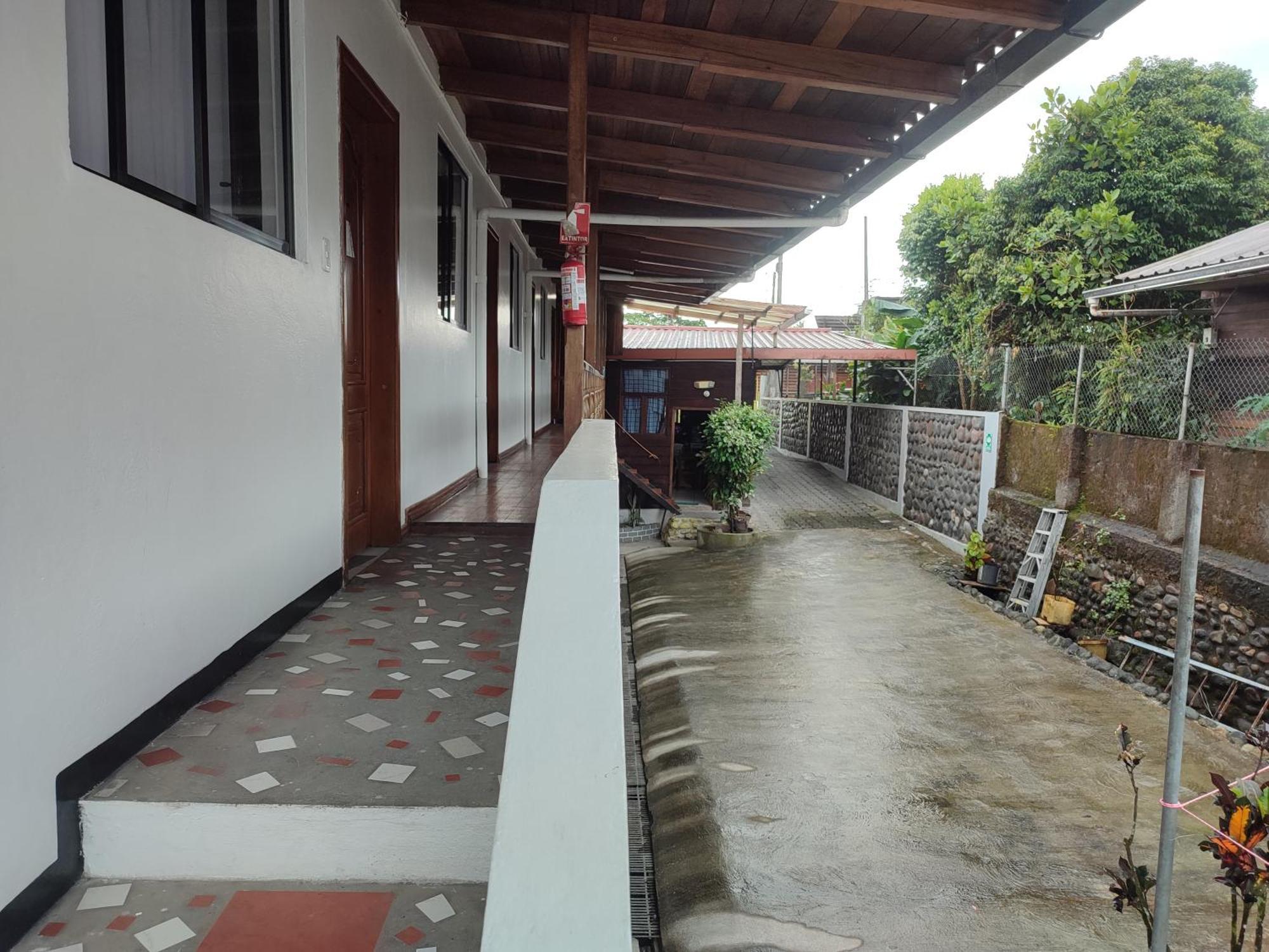 Hostal El Colibri Puyo Exterior photo